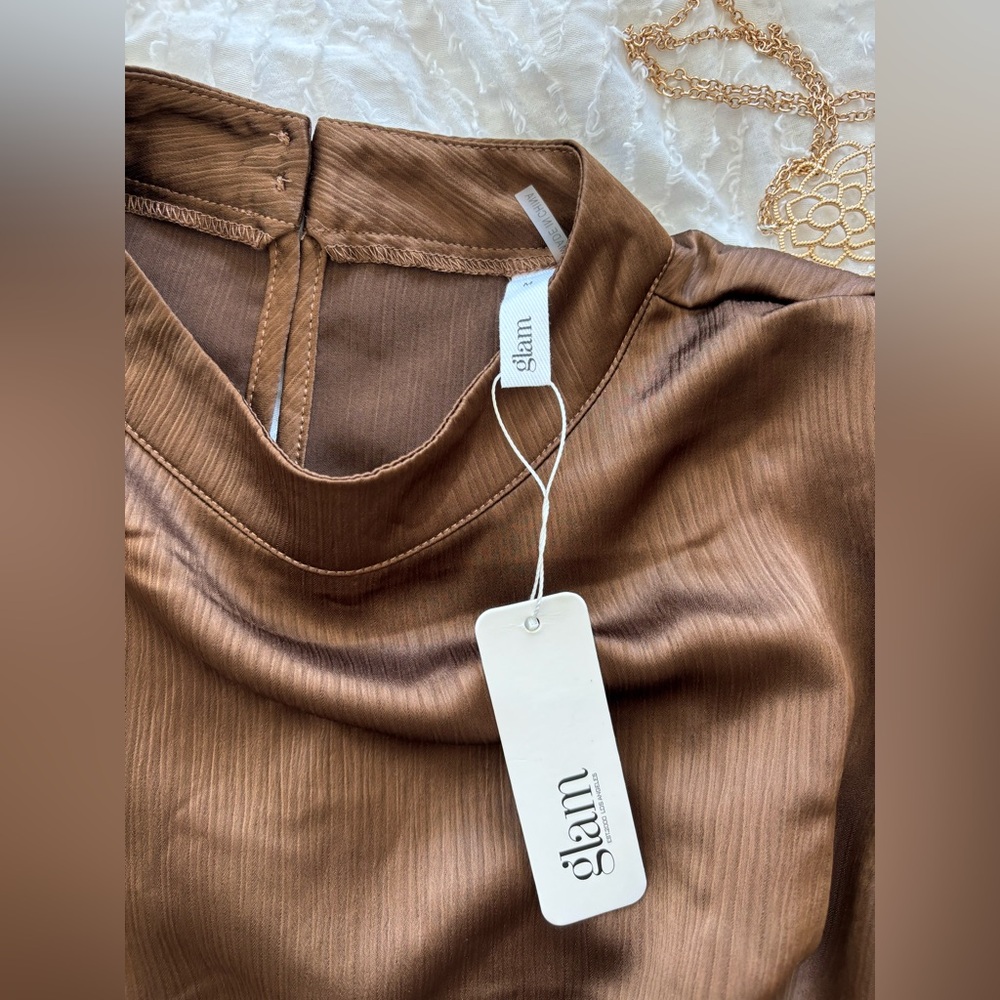 Textured Satin Blouse in Cocoa. Lantern Sleeve with Cuff. Keyhole Back. NWT